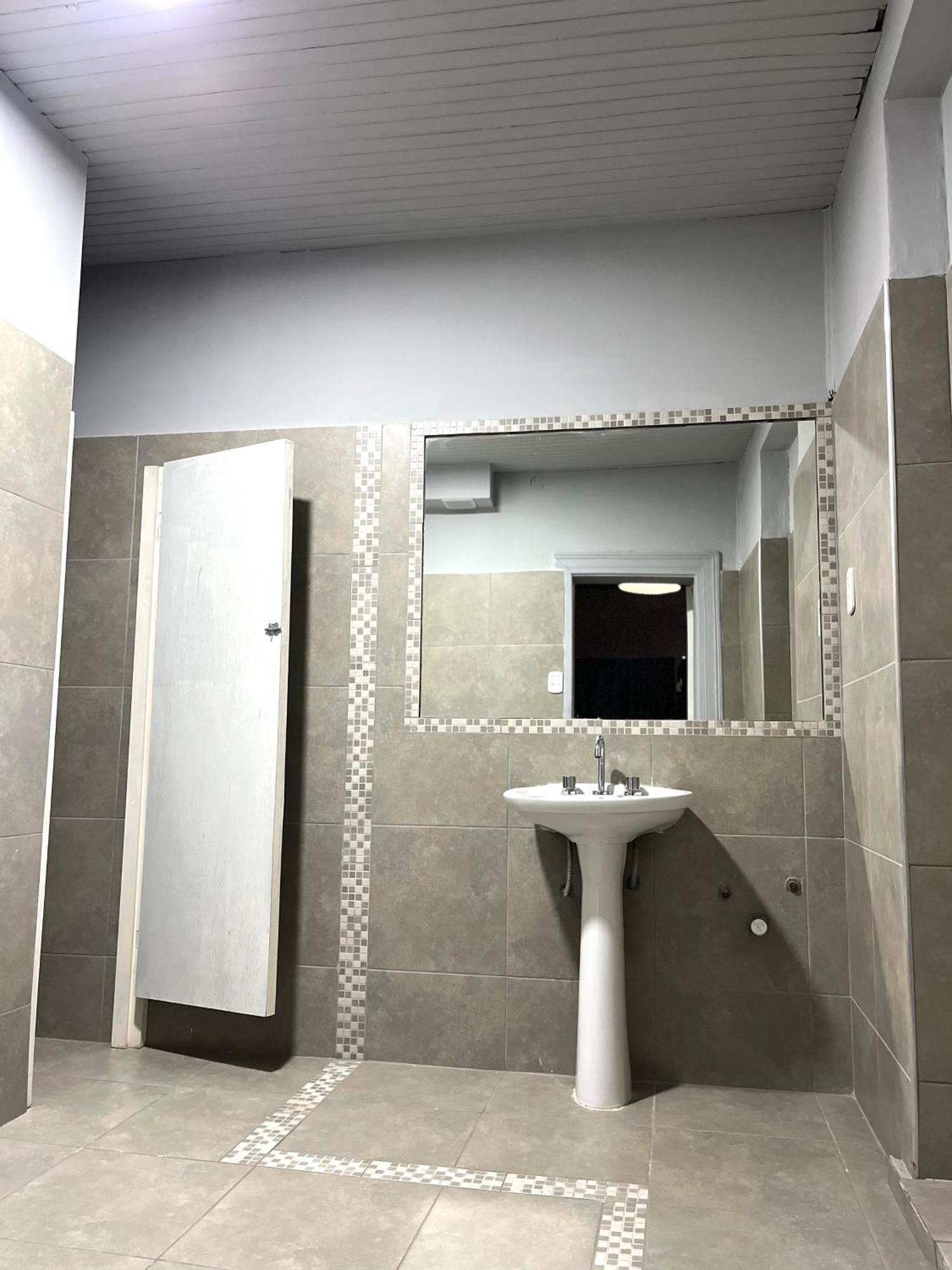 Hostel Dale Mendoza Ngoại thất bức ảnh